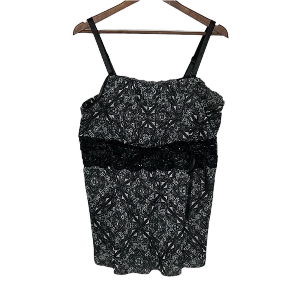 Torrid Women’s Black Floral Sleeveless Top